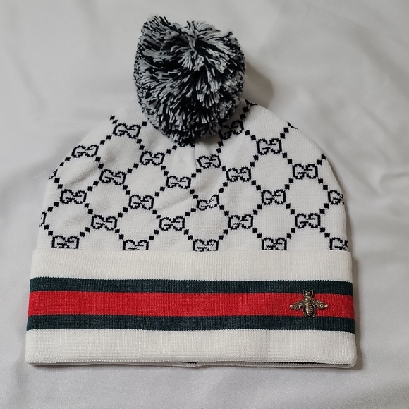 Gucci Accessories - Gucci White and Black Beanie with Red and Green Stripe